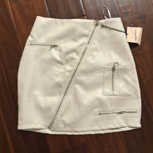 Brand New X-Small White Leather Skirt